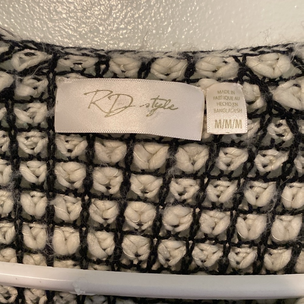 RD Style chunky knit blk and white acrylic cozy sweater med - Picture 3 of 10